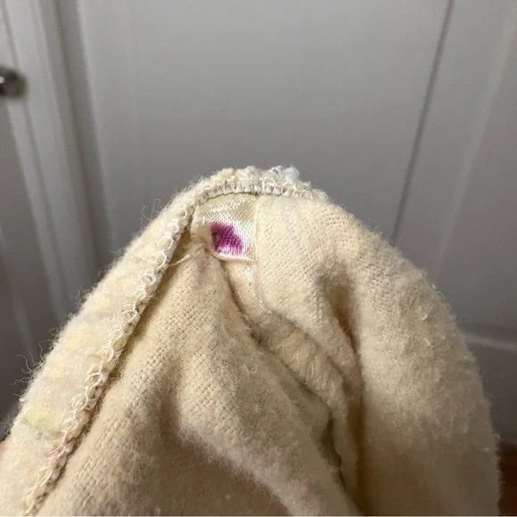 Vintage 80s Laura Adams Pale Yellow Floral Flannel Pajama Set Crop Tank Shorts - Picture 12 of 12